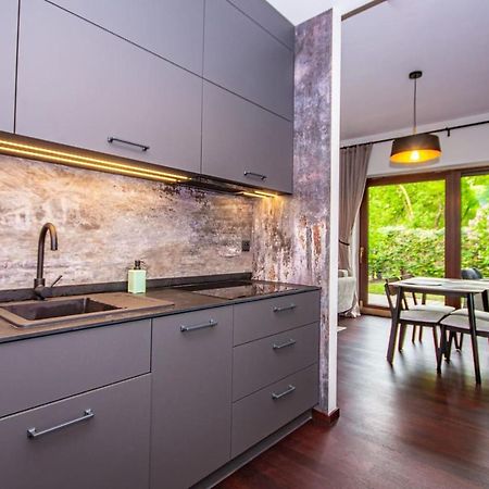 Inpoint 2-Bedrooms Apartment With Private Garden And Free Parking คราคูฟ ภายนอก รูปภาพ