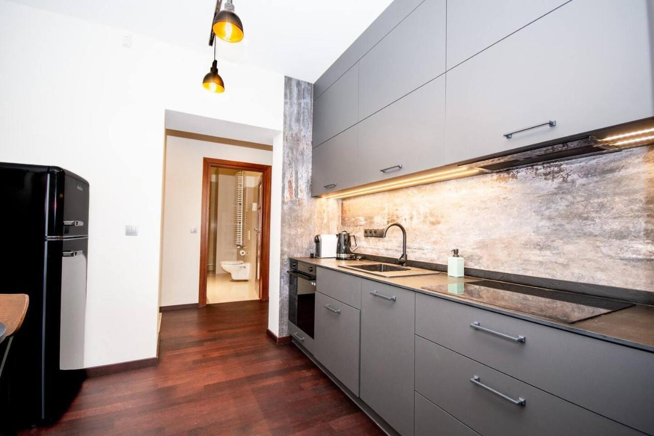 Inpoint 2-Bedrooms Apartment With Private Garden And Free Parking คราคูฟ ภายนอก รูปภาพ