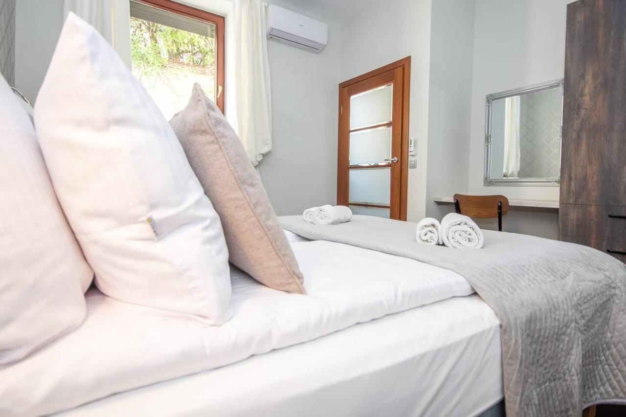 Inpoint 2-Bedrooms Apartment With Private Garden And Free Parking คราคูฟ ภายนอก รูปภาพ